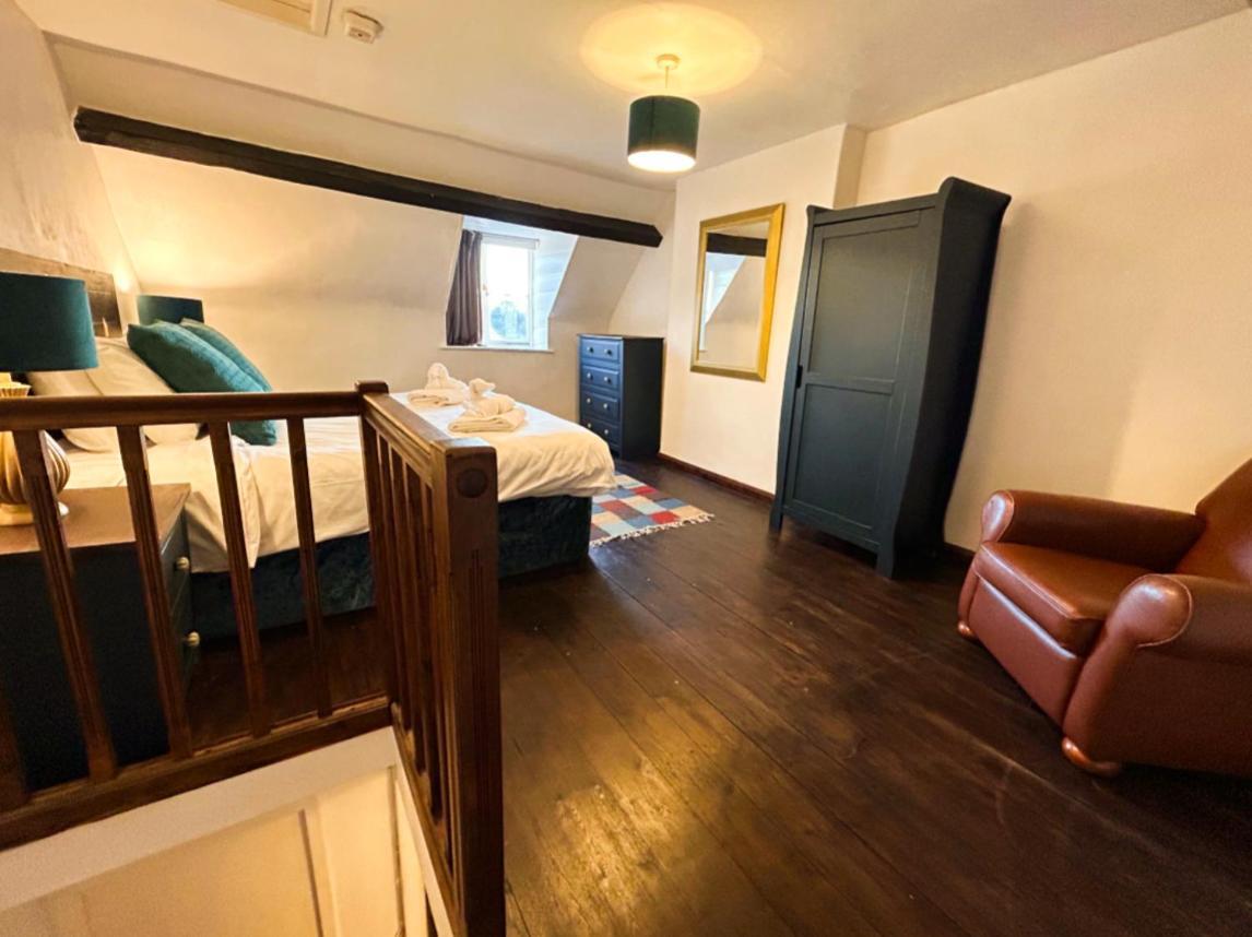 Crown By Maisonpro Holiday home Dudbridge